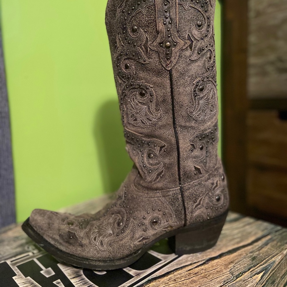 Lucchese Gray Studded women’s cowboy boots